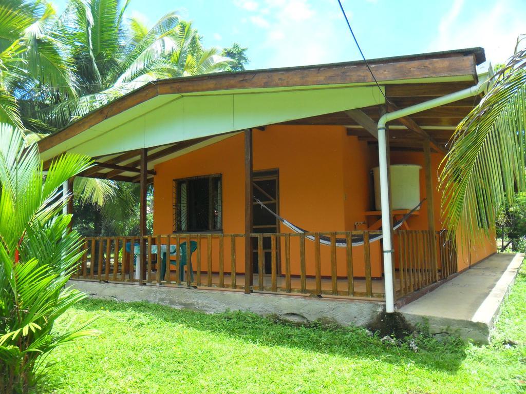 Cabinas Caribe Luna Cahuita Exterior photo
