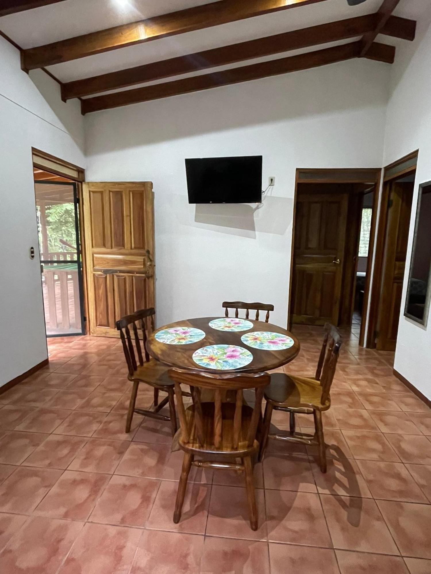 Cabinas Caribe Luna Cahuita Exterior photo