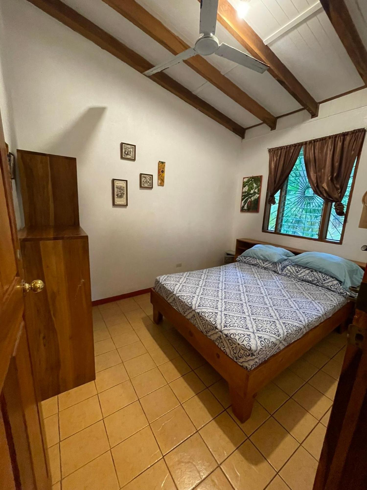Cabinas Caribe Luna Cahuita Exterior photo